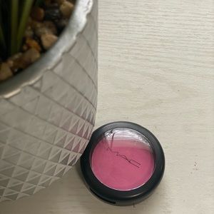 MAC Cosmetics Satin “Let’s Be Friends” Blush